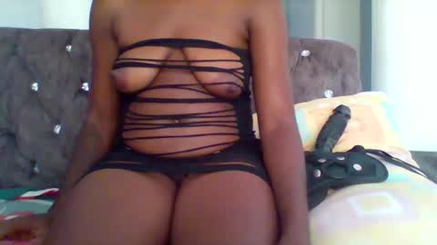 Snapshot of sweet_cherry007 chatting on October 3, 6:40 am sweet_cherry007 online show from October 3, 6:40 am