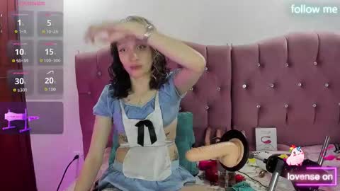 Snapshot of sweet_emmili chatting on October 15, 12:19 pm emmili online show from October 15, 12:19 pm