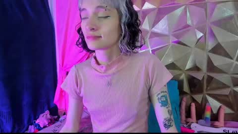 Snapshot of sweet_emmili chatting on January 9, 12:19 pm emmili online show from January 9, 12:19 pm