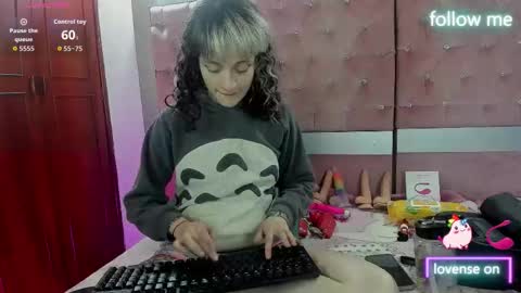  emmili  online show from November 28, 12:41 pm