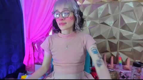 Snapshot of sweet_emmili chatting on January 25, 12:30 pm emmili online show from January 25, 12:30 pm