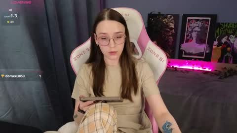 Alice online show from April 18, 4:37 am