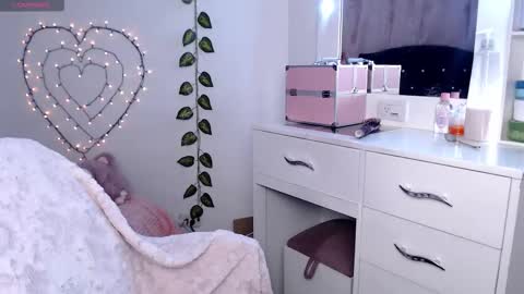 Hannah online show from March 3, 11:05 am