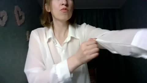 sweet_lilbunny online show from October 18, 3:37 pm