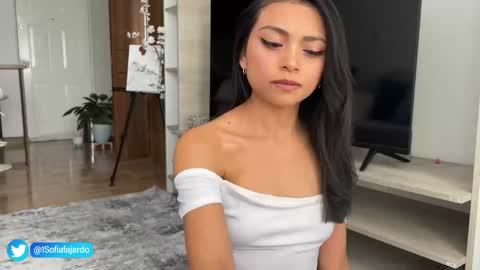 Snapshot of sweet_littleee chatting on September 15, 4:25 pm free private online show from September 15, 4:25 pm