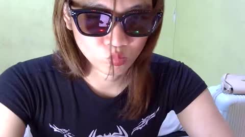 Snapshot of sweet_luna_26 chatting on October 15, 2:41 pm Sweet online show from October 15, 2:41 pm