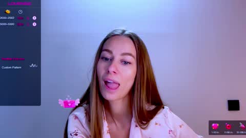 Mia online show from September 21, 11:31 am