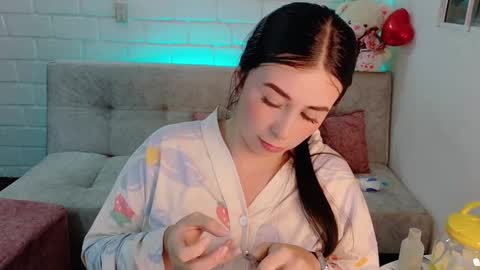 Sweet  Mia online show from October 12, 11:40 pm