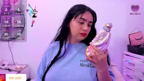 Mia Johns online show from November 14, 5:40 am