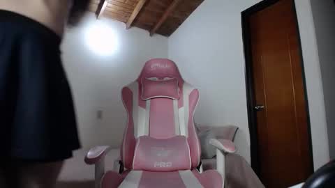 Snapshot of sweet_nicol_ chatting on October 6, 11:05 am Nicol online show from October 6, 11:05 am