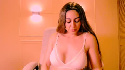 Snapshot of sweet_of_venus chatting on October 9, 3:32 am My name is Catalina. Please say hello I like to chat with you. If you have requests please use tip online show from October 9, 3:32 am