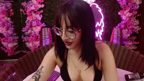 Roxanee online show from February 26, 1:54 pm