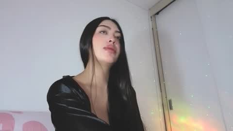 sweet_sophie_7 online show from April 5, 3:16 am