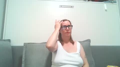 sweetandnaughty123 online show from December 3, 3:09 am