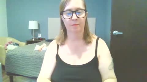 sweetandnaughty123 online show from September 29, 4:17 am