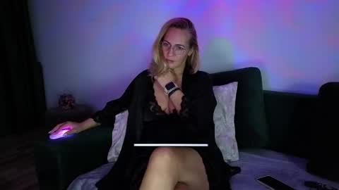 Ania online show from October 17, 7:50 pm