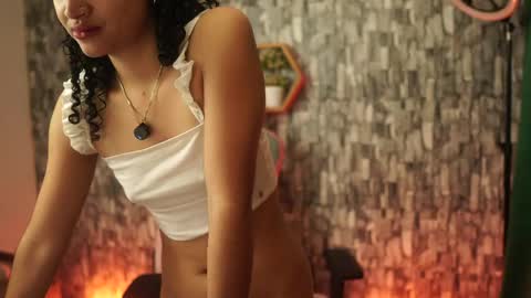 Salom independent model online show from May 15, 11:07 pm