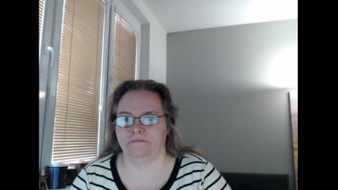 Sweetboobs85h online show from February 26, 10:14 am