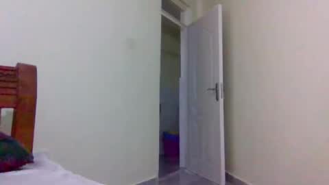 sweetbrwntit online show from October 4, 5:35 am