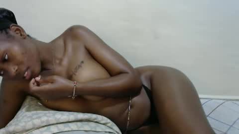 Snapshot of sweetdeee_ chatting on February 27, 10:04 am sweetDee online show from February 27, 10:04 am