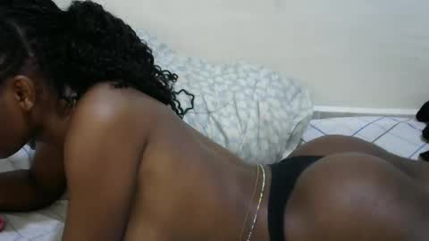 Snapshot of sweetdeee_ chatting on February 26, 4:49 pm sweetDee online show from February 26, 4:49 pm
