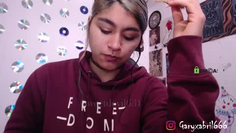 Snapshot of sweetdevil631 chatting on February 19, 2:55 pm Abril online show from February 19, 2:55 pm