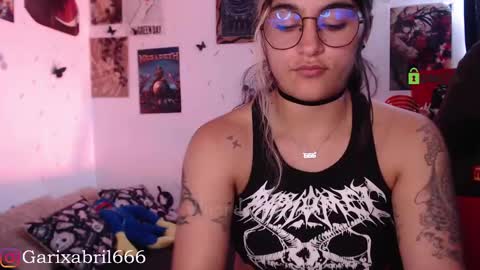 Snapshot of sweetdevil631 chatting on January 8, 5:37 pm Abril online show from January 8, 5:37 pm