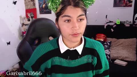 Snapshot of sweetdevil631 chatting on December 27, 6:42 pm Abril online show from December 27, 6:42 pm