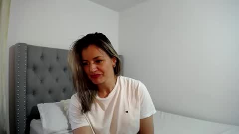 Snapshot of sweetfantasyy69 chatting on September 21, 11:42 am sweef online show from September 21, 11:42 am