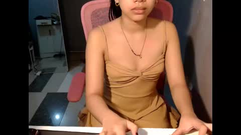 sweetgirl_sarrah online show from January 14, 3:50 pm