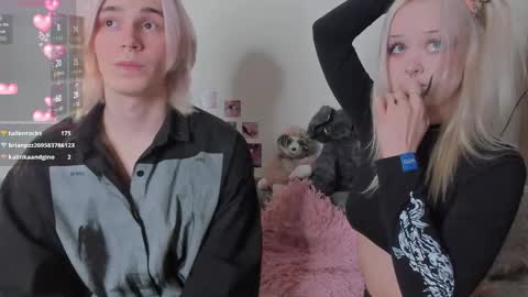 sweethearts_friends online show from April 10, 8:48 pm