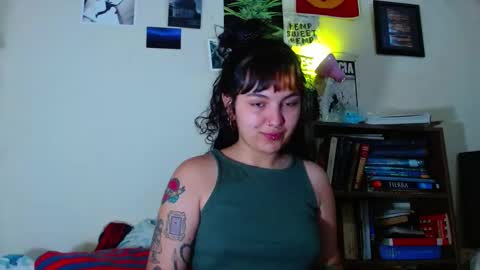 Snapshot of sweetie_maryy chatting on February 12, 4:33 pm Maria my insta sweetie maryy online show from February 12, 4:33 pm