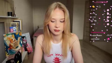 sweetie Lisa3 online show from October 2, 8:08 am