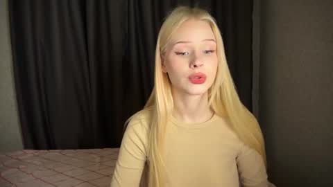 sweetie Lisa3 online show from January 3, 4:44 am