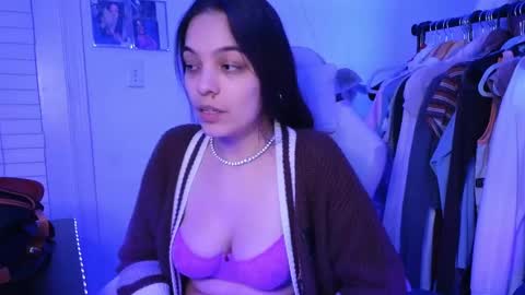 Snapshot of sweetieslikebutter chatting on October 2, 7:19 pm Blu Sweets online show from October 2, 7:19 pm