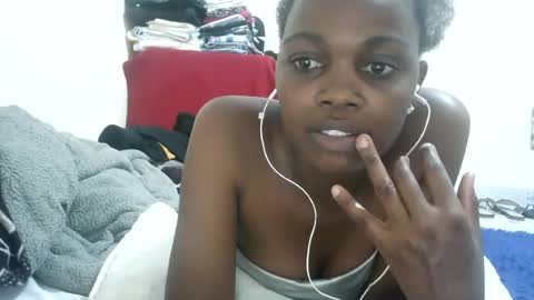 sweetkittey online show from June 17, 6:09 pm