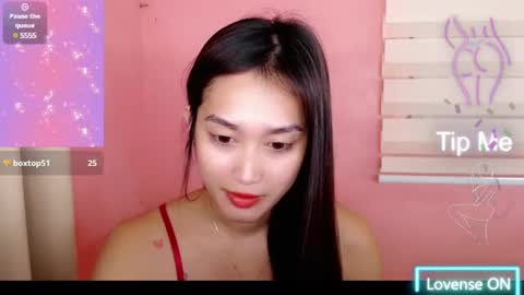 Snapshot of sweetleah_1998 chatting on March 12, 12:20 am Leah online show from March 12, 12:20 am