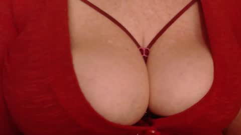 Snapshot of sweetli_angel chatting on September 22, 12:09 am sweetli_angel online show from September 22, 12:09 am