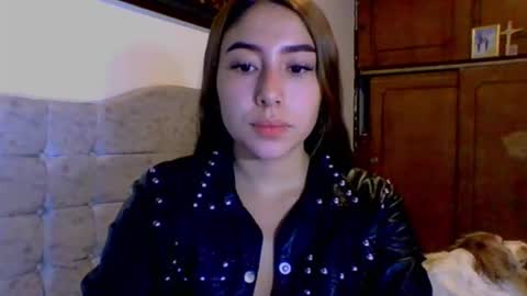 Snapshot of sweetmaddiee_ chatting on October 16, 12:02 am Maddie online show from October 16, 12:02 am