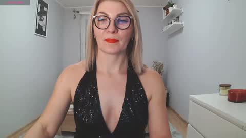 sweetmarthaaa online show from December 13, 3:54 pm