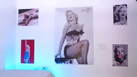 Snapshot of sweetmia_25 chatting on February 26, 7:19 pm MIA online show from February 26, 7:19 pm