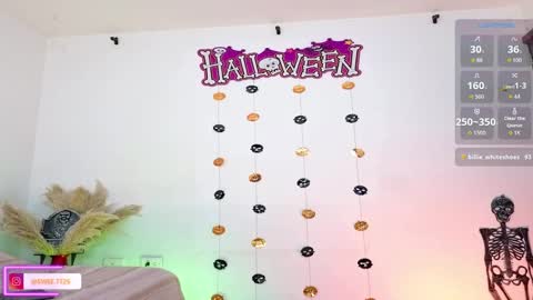 Snapshot of sweetmia_25 chatting on October 3, 10:04 pm MIA online show from October 3, 10:04 pm