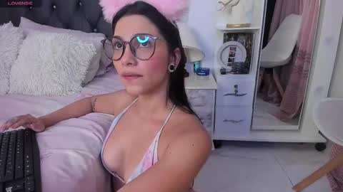 sweetnicky1 online show from January 14, 7:41 pm