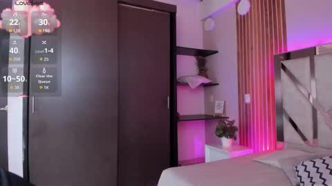 sweetviolet___ online show from September 19, 12:48 pm