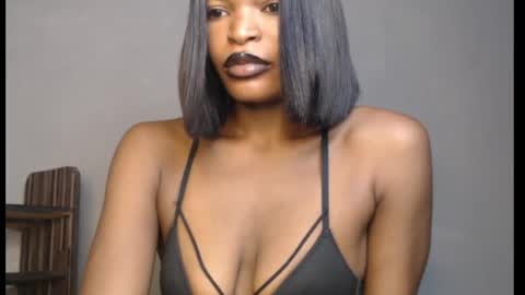 sweetxxboobsx online show from April 17, 8:49 am