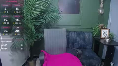 Emma online show from September 12, 1:18 pm