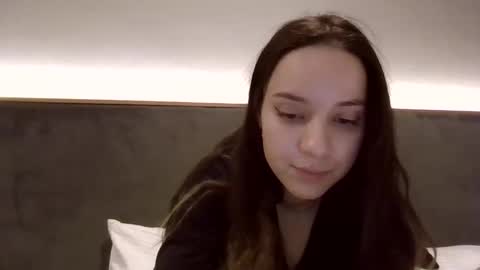 nur online show from February 14, 3:03 pm