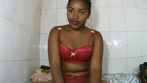 sylviasexy27 online show from February 18, 7:43 am