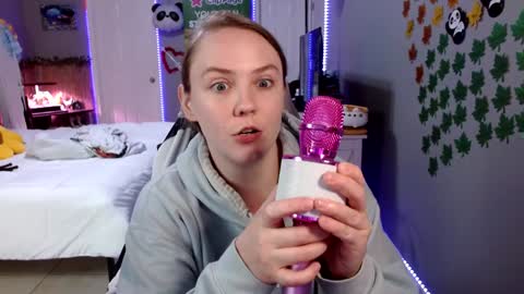 Jennah online show from March 6, 7:42 pm