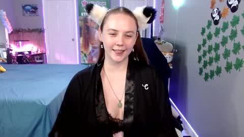 Snapshot of syndica chatting on September 26, 11:23 pm Jennah online show from September 26, 11:23 pm